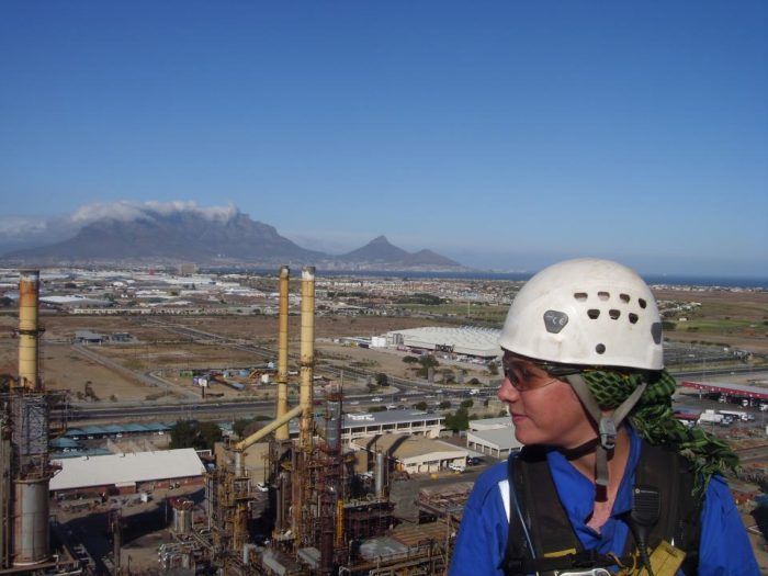 mujeres en trabajos verticales