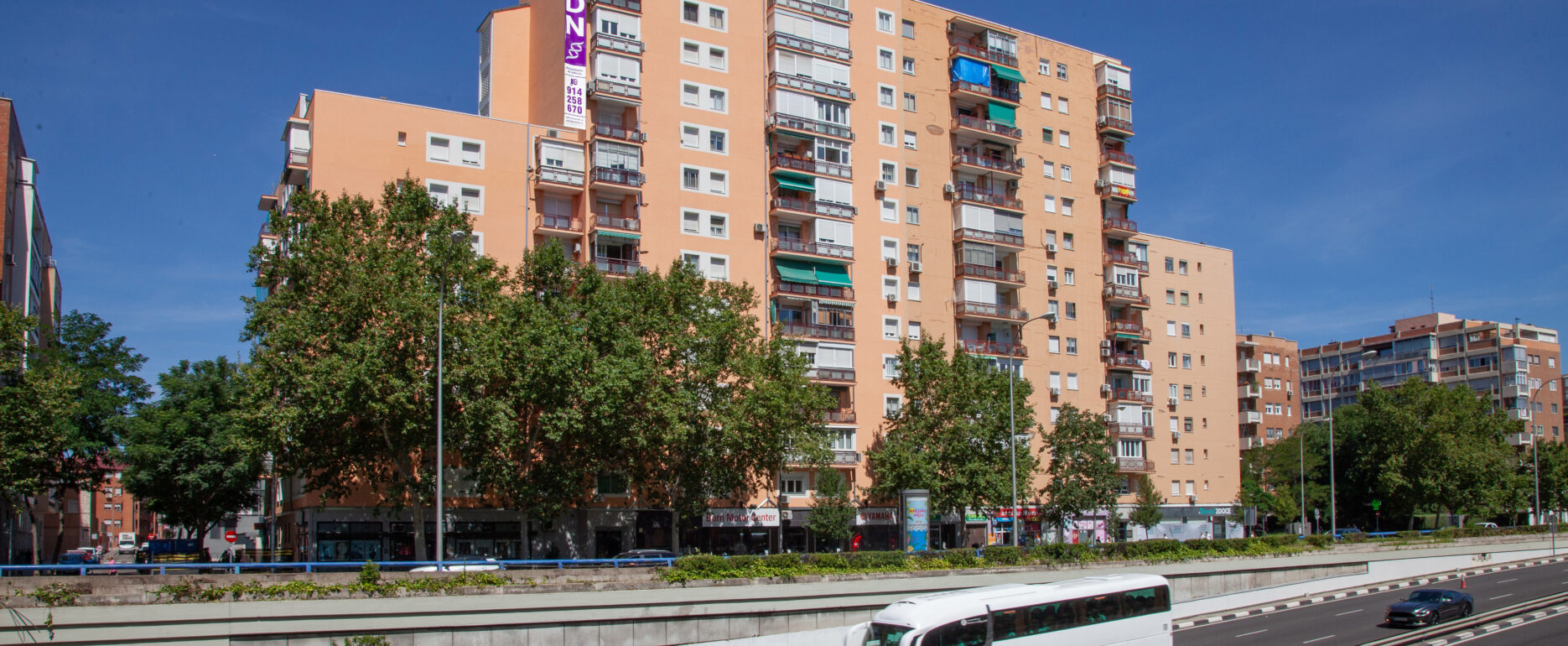 Restauración de bloques de piso enpaseo de la castellana, madrid